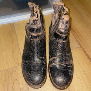 ⭐️BED|STU ⭐️ side zip distressed boots